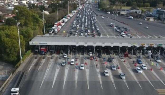 20230511091333_autopistas_telam